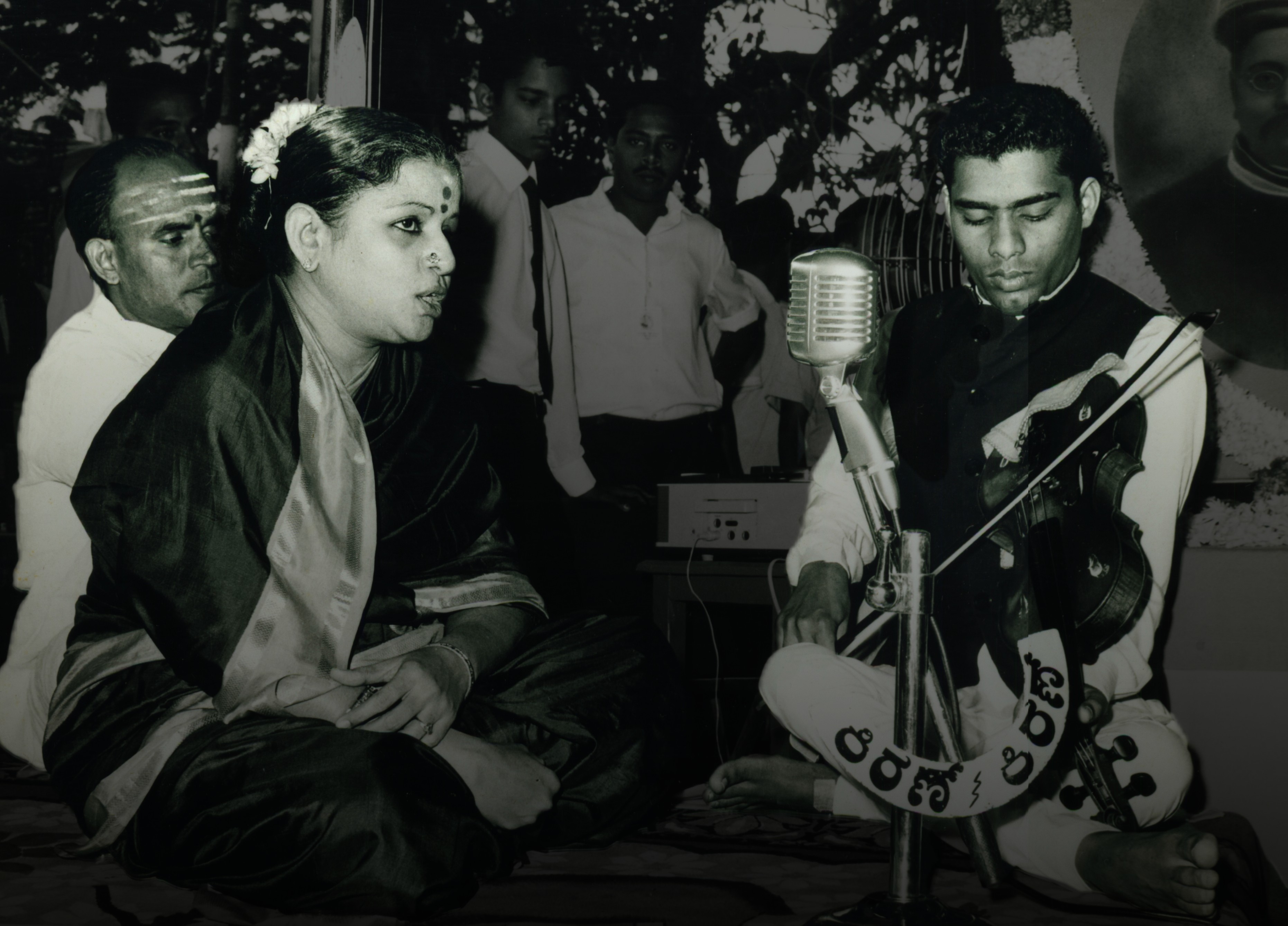 MS Subbulakshmi in concert with VVS